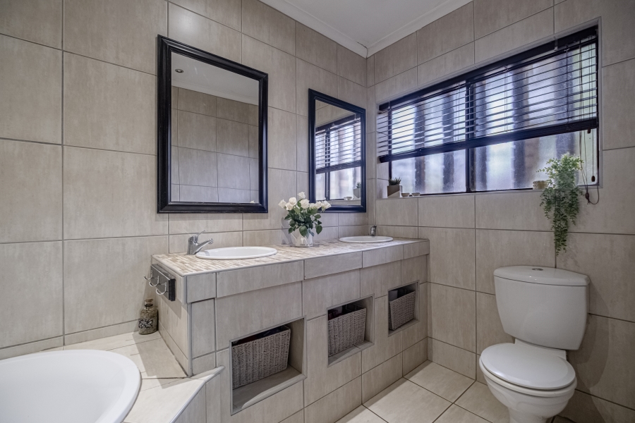 4 Bedroom Property for Sale in Winterhoek Park Eastern Cape